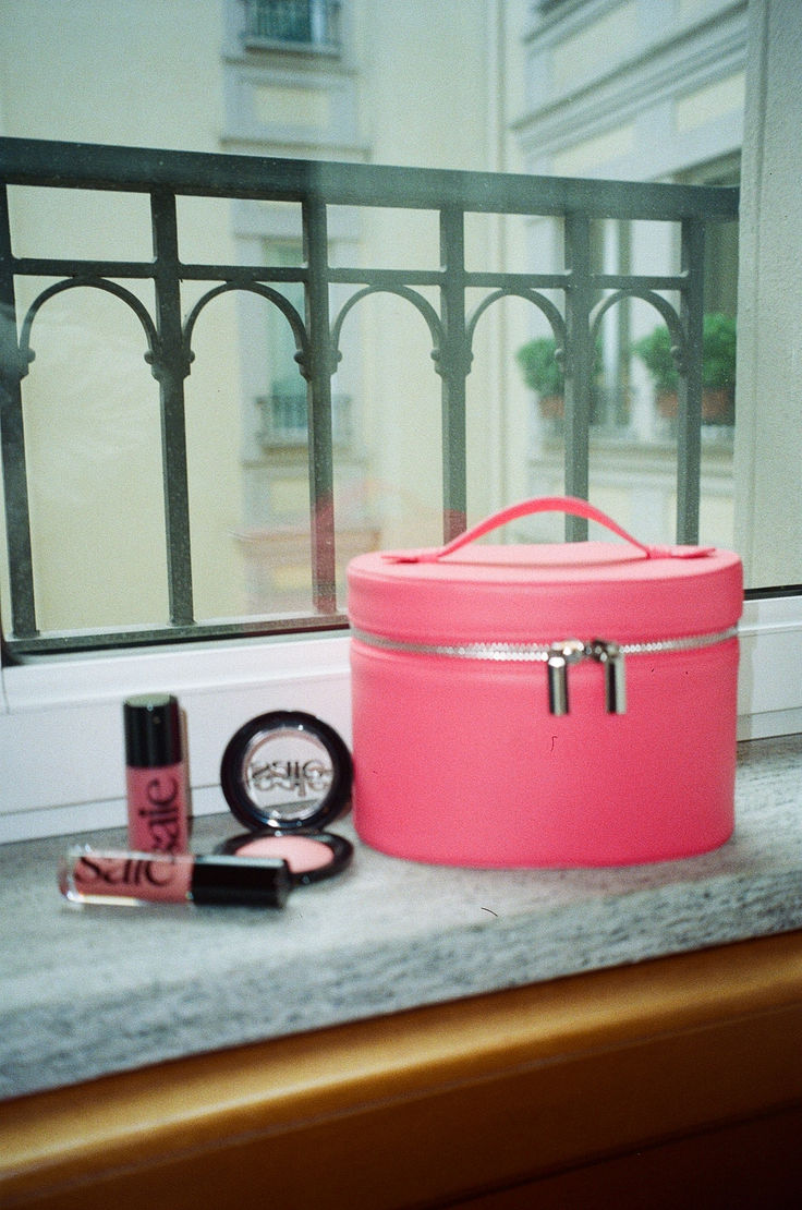 Saie - The Mini Vanity Case